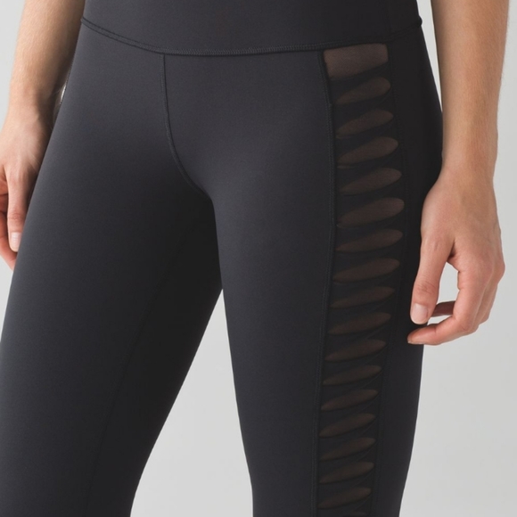 Lululemon Sunshine Salutation Crop - Picture 2 of 4